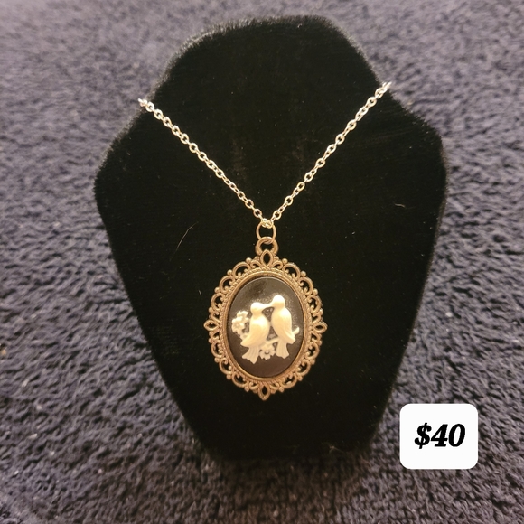 Vintage Pendant W/Chain Necklace - Picture 1 of 1